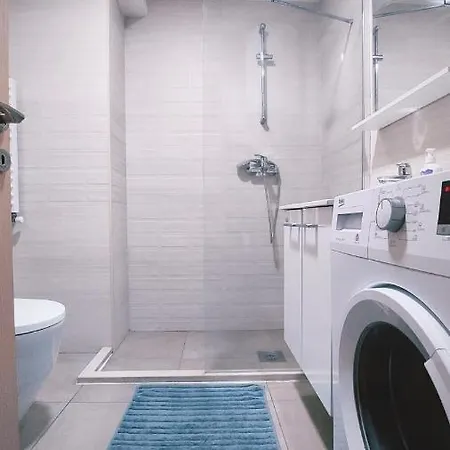 Nikola Luxury In Flatiron Building Apartment