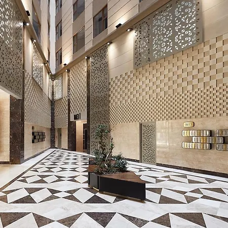 Nikola Luxury In Flatiron Building * Skopje