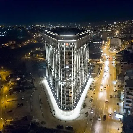 Nikola Luxury In Flatiron Building Apartment Skopje