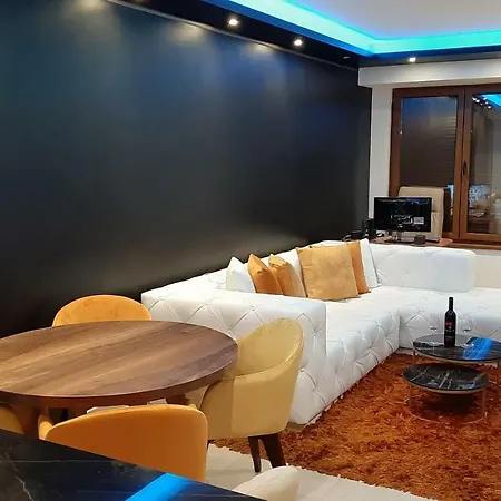 Nikola Luxury In Flatiron Building