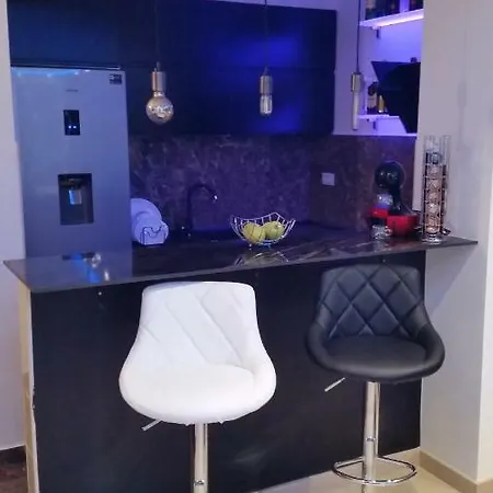 Nikola Luxury In Flatiron Building Apartment Skopje