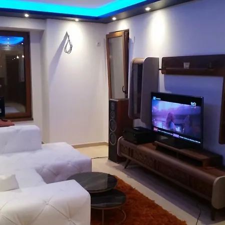 Nikola Luxury In Flatiron Building *